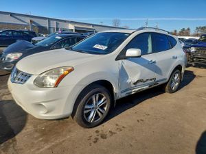 Nissan Rogue S 2.5L 4 2013