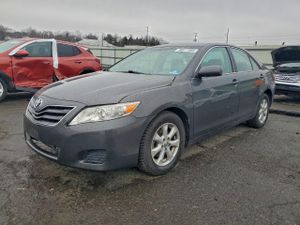 Toyota Camry BASE 2.5L 4 2011