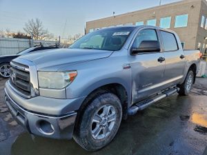 Toyota Tundra CREWMAX SR5 5.7L 8 2013