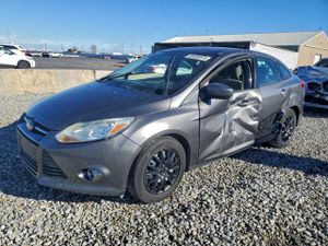 Ford Focus SE 2.0L 4 2012