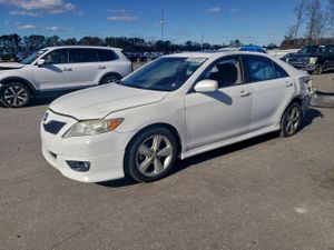 Toyota Camry BASE 2.5L 4 2011
