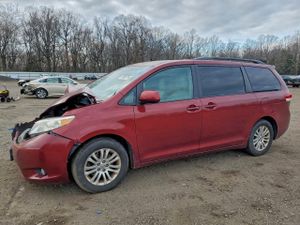 Toyota Sienna XLE 3.5L 6 2012
