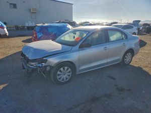 Volkswagen Jetta BASE 2 L 4 2015