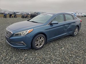 Hyundai Sonata SE 2.4L 4 2015