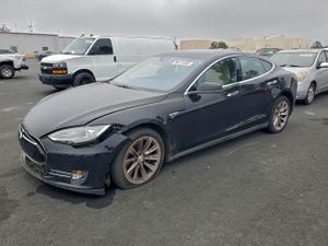 Tesla Model S 2015