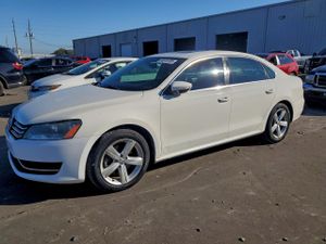 Volkswagen Passat SE 2.5L 5 2012