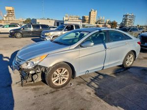 Hyundai Sonata GLS 2.4L 4 2013