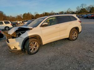 Toyota Highlander XLE 3.5L 6 2015