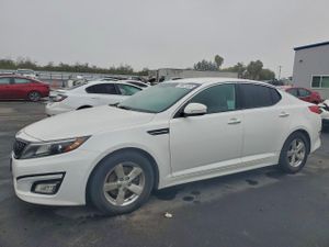 Kia Optima LX 2.4L 4 2015
