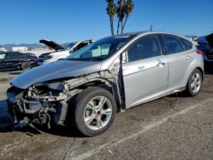 Ford Focus SE 2.0L 4 2014