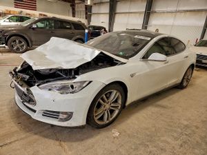 Tesla Model S 2015