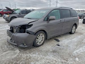 Toyota Sienna XLE 3.5L 6 2014