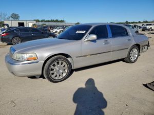 Lincoln Town Car SIGNATURE LIMITED 4.6L 8 2011