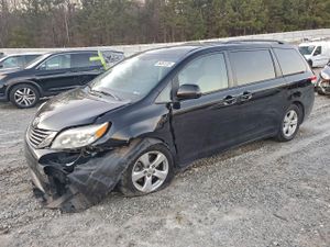 Toyota Sienna LE 3.5L 6 2013