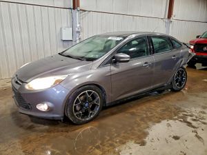 Ford Focus SE 2.0L 4 2014
