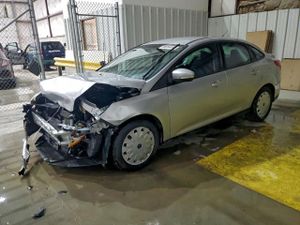 Ford Focus SE 2.0L 4 2013
