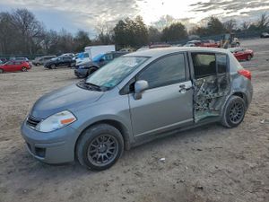 Nissan Versa S 1.8L 4 2010