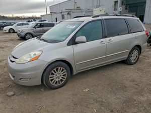Toyota Sienna XLE 3.5L 6 2009