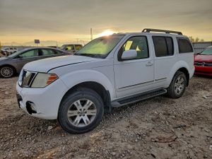 Nissan Pathfinder S 4.0L 6 2011