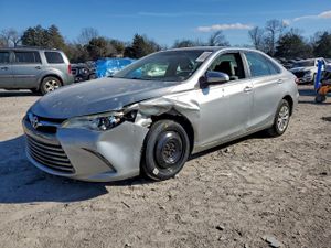 Toyota Camry LE 2.5L 4 2015