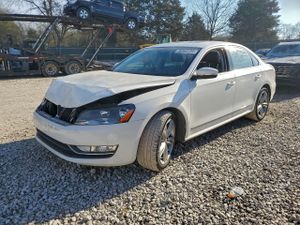 Volkswagen Passat SEL 2 L 4 2015