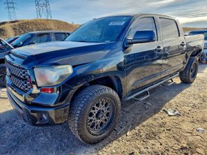 Toyota Tundra CREWMAX SR5 5.7L 8 2015