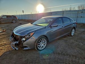 Hyundai Sonata SE 2.4L 4 2013