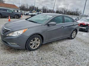 Hyundai Sonata GLS 2.4L 4 2013