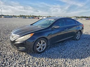 Hyundai Sonata SE 2.4L 4 2013