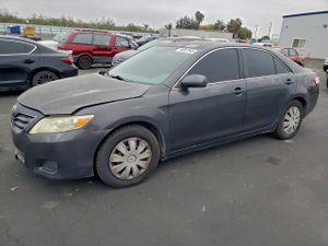 Toyota Camry BASE 2.5L 4 2011