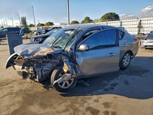 Nissan Versa S 1.6L 4 2013
