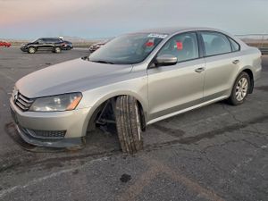 Volkswagen Passat S 1.8L 4 2014