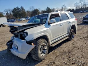 Toyota 4Runner SR5 4.0L 6 2011