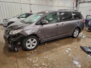 Toyota Sienna LE 3.5L 6 2011
