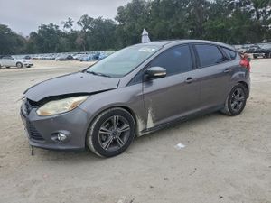 Ford Focus SE 2.0L 4 2014