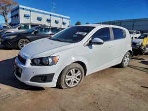 Chevrolet Aveo (Sonic) LT 1.8L 4 2015