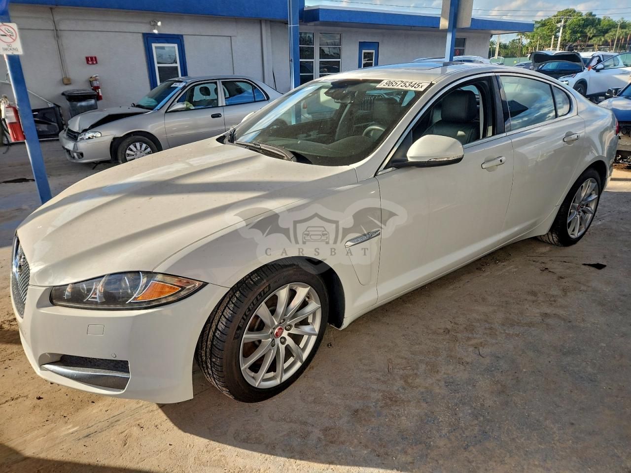 Jaguar XF 2.0T PREMIUM 2.0L 4 2015