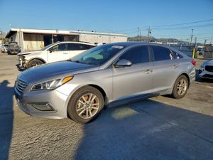 Hyundai Sonata SE 2.4L 4 2015
