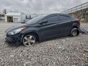 Hyundai Elantra GLS 1.8L 4 2013