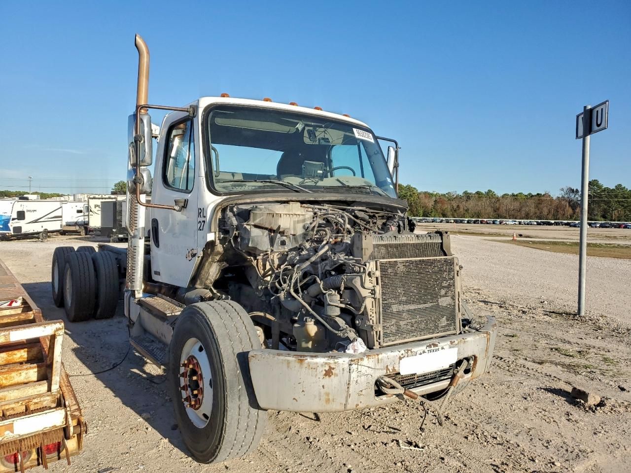 Freightliner Business Class M2 106 MEDIUM DUTY 8.3L 6 2011