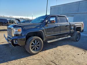 GMC Sierra K2500 DENALI 6.6L 8 2015
