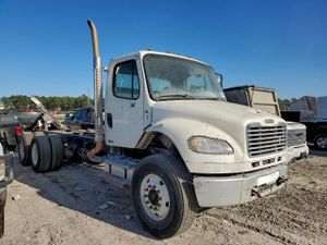Freightliner Business Class M2 106 MEDIUM DUTY 8.3L 6 2010