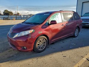 Toyota Sienna XLE 3.5L 6 2015