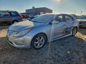 Hyundai Sonata SE 2.4L 4 2013