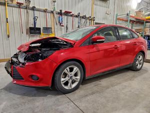 Ford Focus SE 2.0L 4 2014