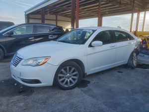 Chrysler 200 TOURING 2.4L 4 2013