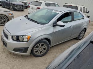 Chevrolet Aveo (Sonic) LT 1.8L 4 2015