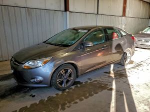 Ford Focus SE 2.0L 4 2012
