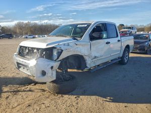 Nissan Titan S 5.6L 8 2012