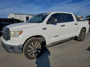 Toyota Tundra CREWMAX SR5 5.7L 8 2013